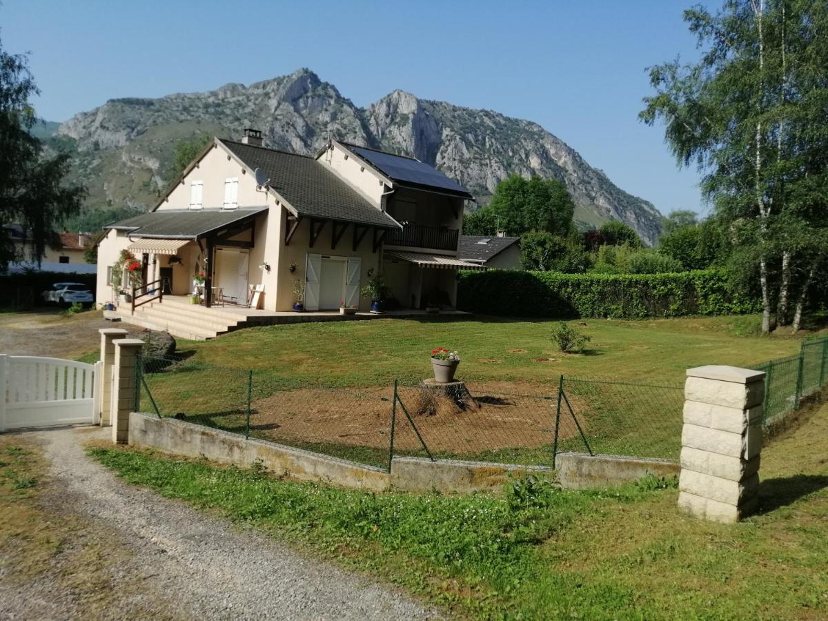 A La Joie De Vivre Homestay Banat